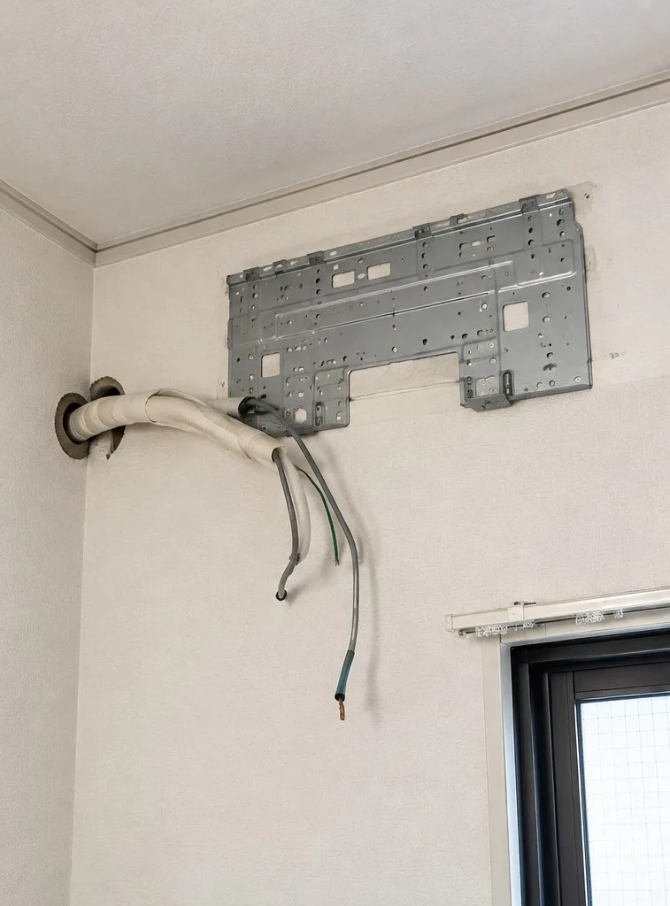長野県諏訪市で行ったエアコン電気工事の施工前写真
